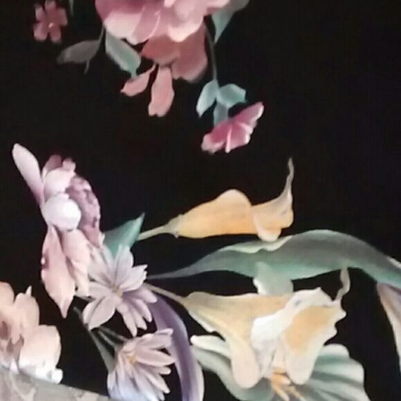 En Focus Dark Floral Dress - Picture 8 of 8